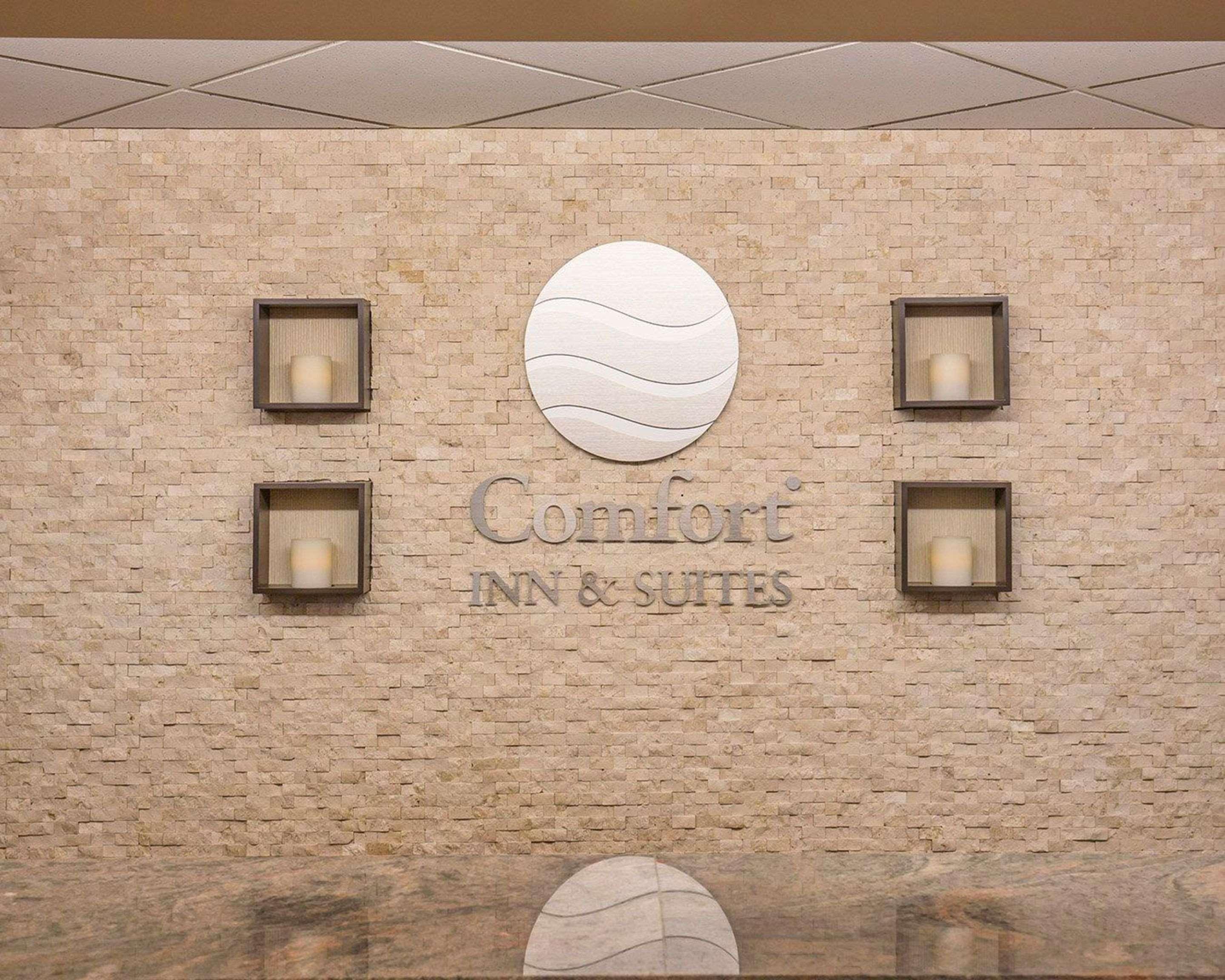 Comfort Inn & Suites University YYC Exteriér fotografie