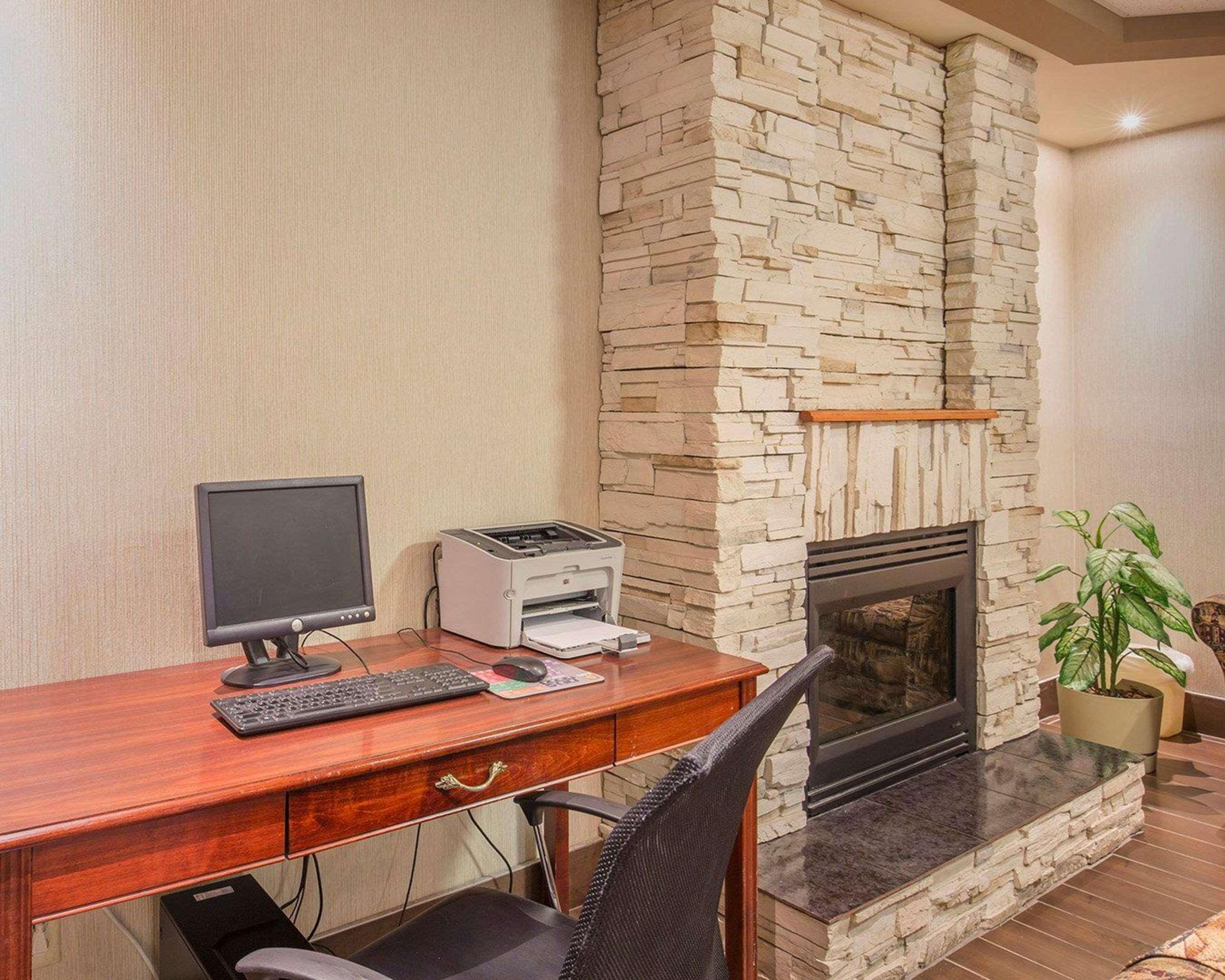 Comfort Inn & Suites University YYC Exteriér fotografie