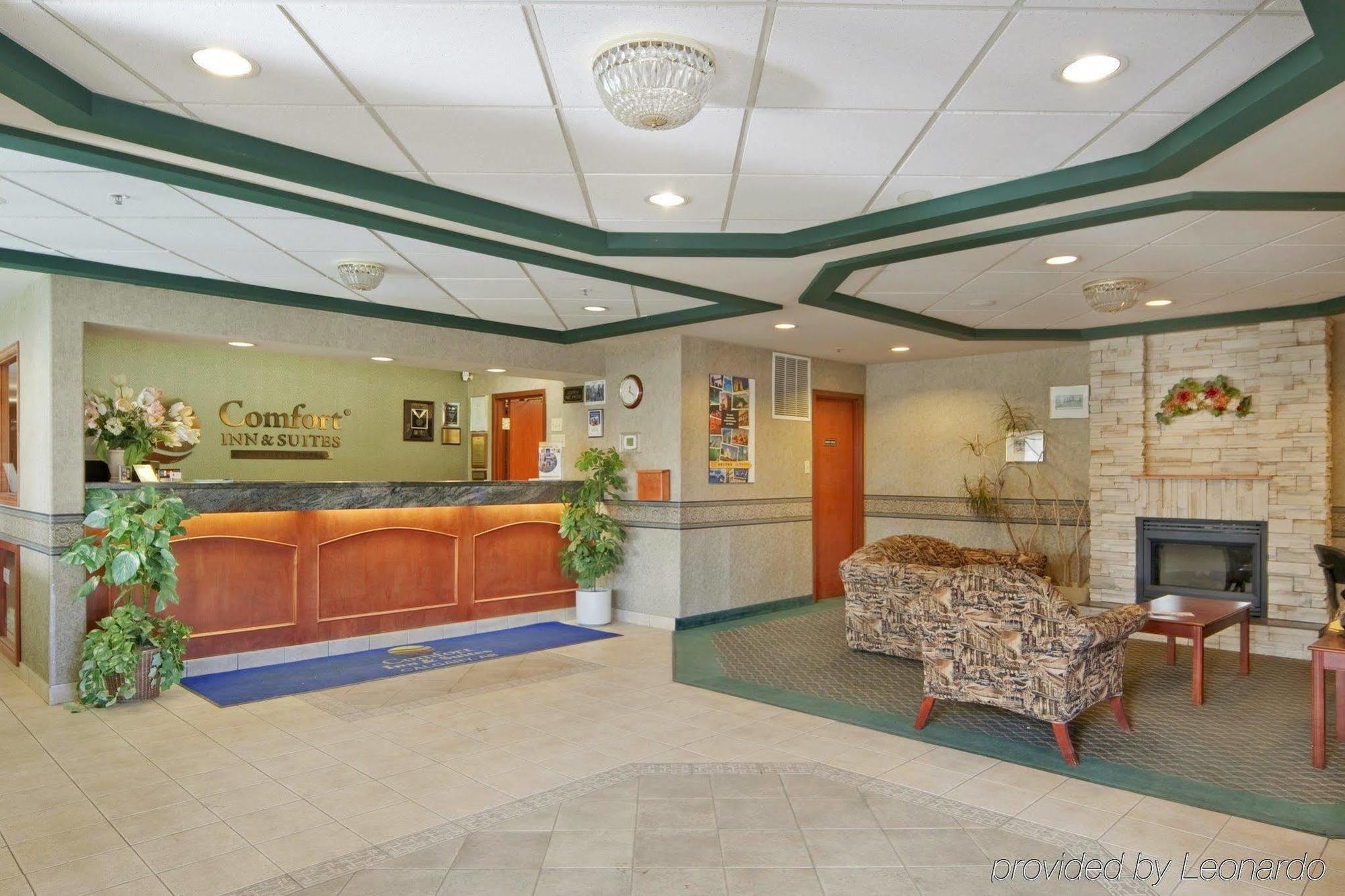 Comfort Inn & Suites University YYC Exteriér fotografie