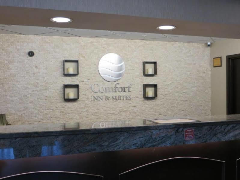 Comfort Inn & Suites University YYC Exteriér fotografie