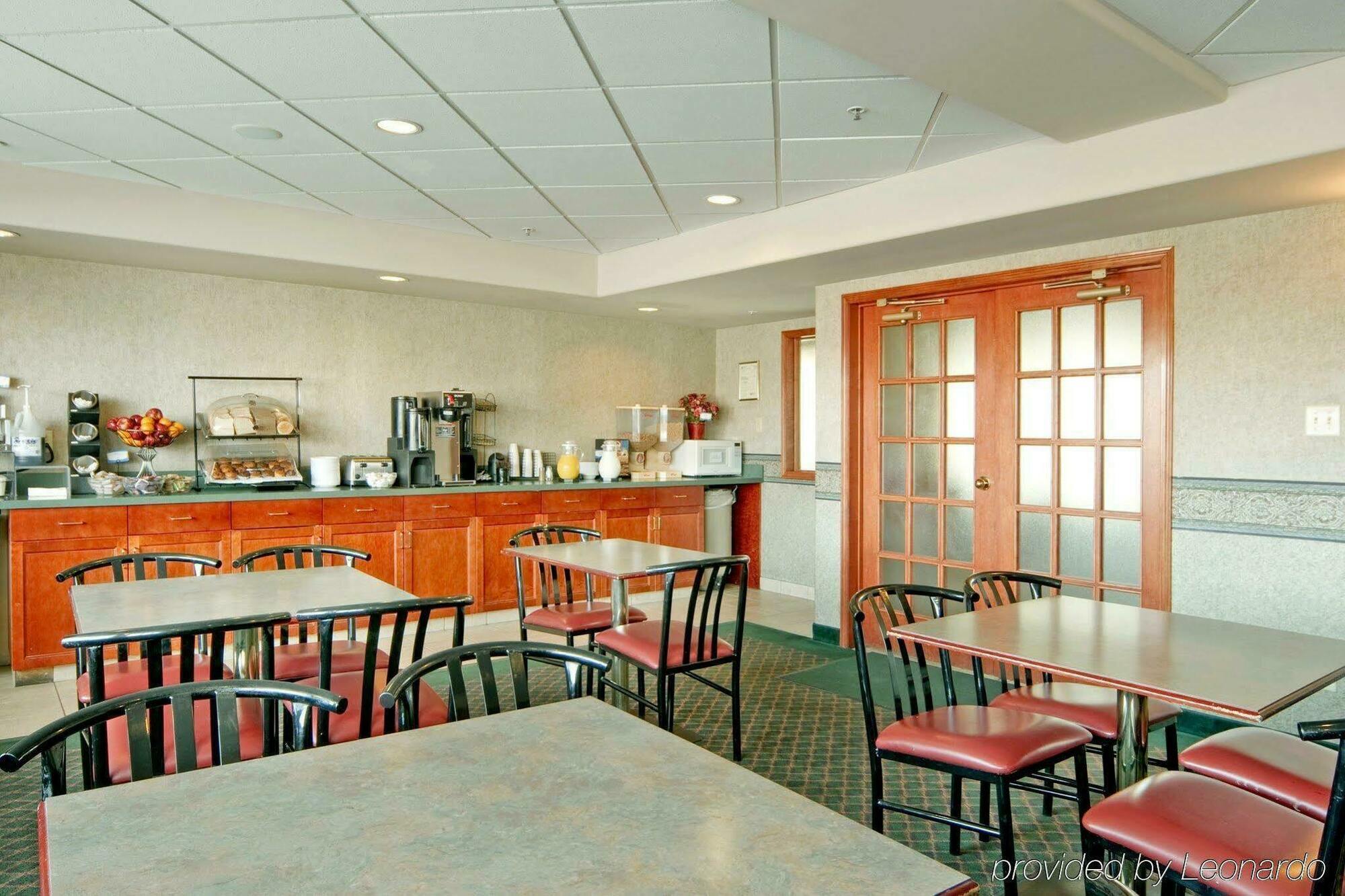 Comfort Inn & Suites University YYC Exteriér fotografie